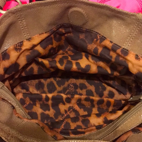 B.MAKOWSKY 3 COMPARTMENT SHOULDER BAG PURSE BROWNISH GREEN GOLDTONE HARDWARE . - Picture 9 of 12